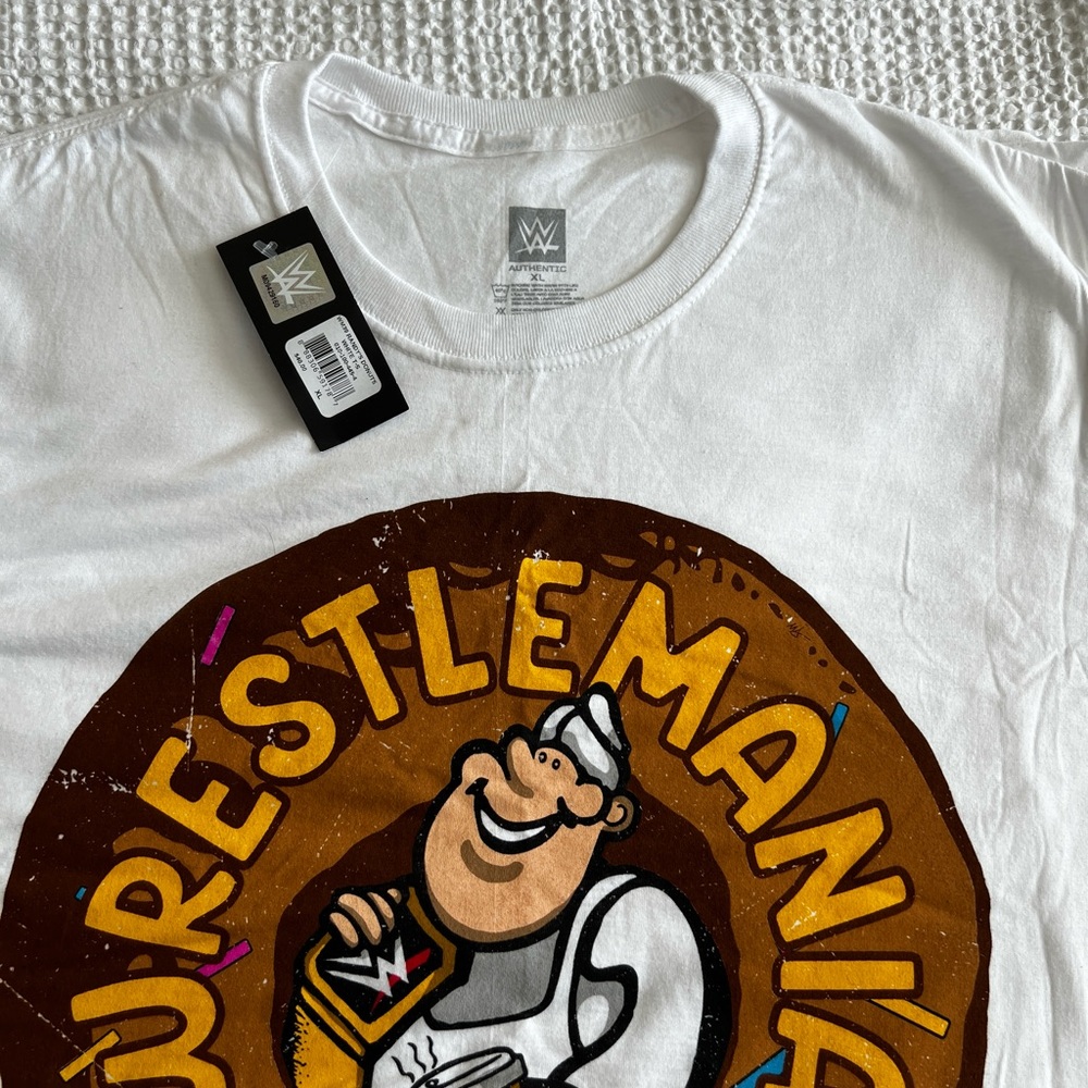 NWT Wrestlemania 39 Randy's Donuts T-Shirt Exclusive WWE Superstore